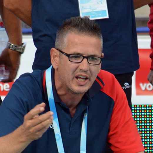 https://cmurciafuensanta.es/wp-content/uploads/2017/10/team_coach_01.jpg