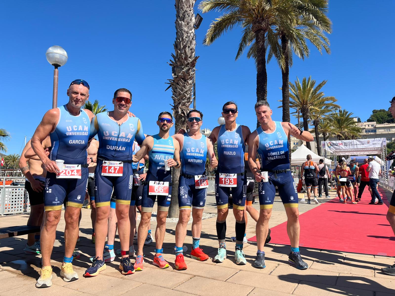 Triatletas del Club Natación UCAM Ciudad de Murcia Fuensanta en el Triatlón Puerto de Cartagena