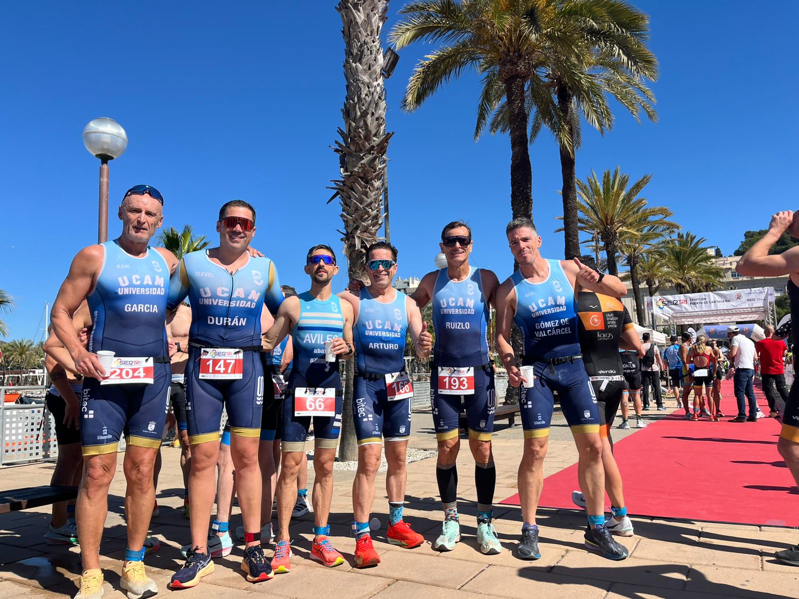 Triatletas del Club Natación UCAM Ciudad de Murcia Fuensanta en el Triatlón Puerto de Cartagena